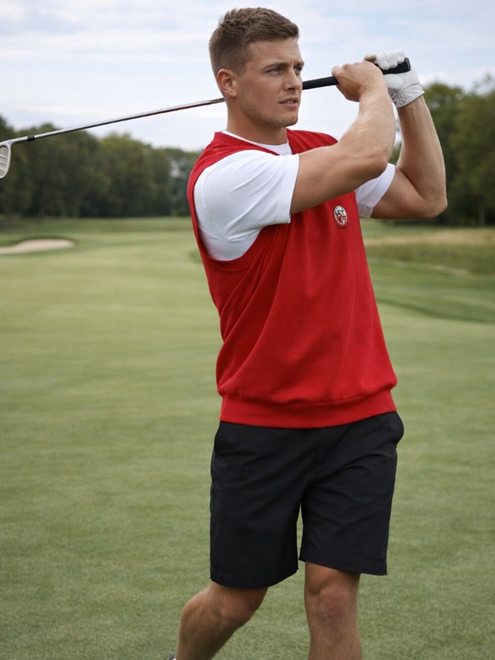 ROBERT BRYAN of PORT ROYAL Virginia Golf Vest Red Men XL Big Foot CC Old Money